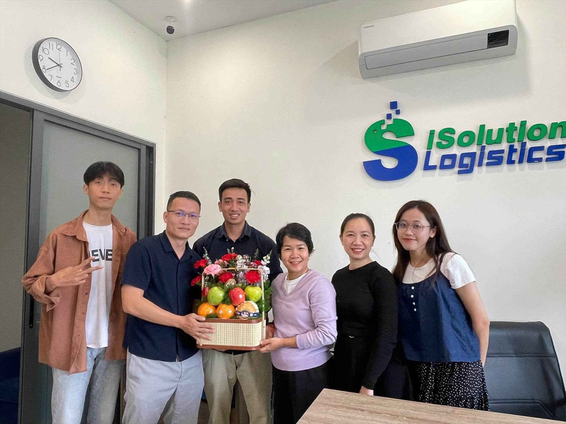 iSolution Logistics female employees on International Women’s Day